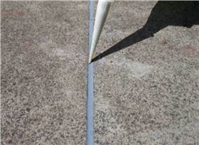 聚氨酯自流平冷灌缝胶用于道路裂缝及伸缩缝灌缝修补