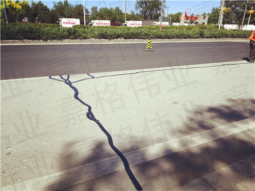 道路贴缝带为您解决路面施工环保和效率等问题